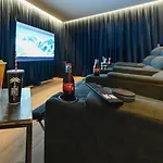 Boutique Alpi Mit Sauna & Kino Будинок відпочинку *