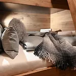 Boutique Alpi Mit Sauna & Kino Будинок відпочинку *