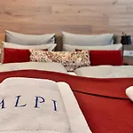 Boutique Alpi Mit Sauna & Kino