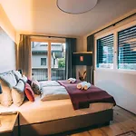 Boutique Alpi Mit Sauna & Kino
