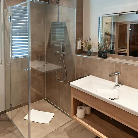 Dom wakacyjny Boutique Alpi - Private Sauna & Cinema *