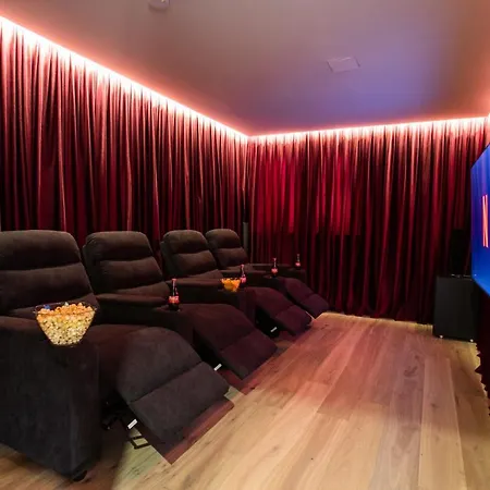 Dom wakacyjny Boutique Alpi - Private Sauna & Cinema *