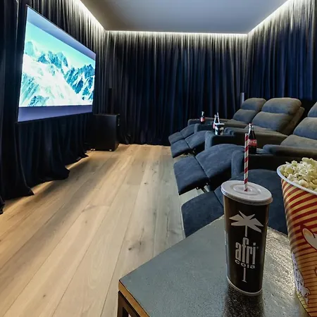 Boutique Alpi Mit Sauna & Kino 別荘 *