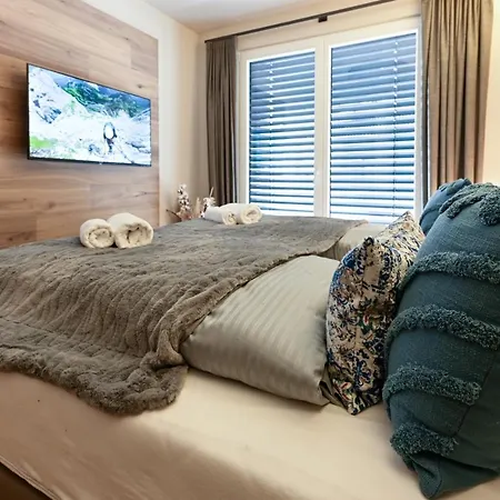 Boutique Alpi Mit Sauna & Kino * ガルミッシュ・パルテンキルヒェン