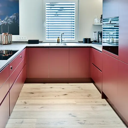 Boutique Alpi - Private Sauna & Cinema Будинок відпочинку Гарміш-Партенкірхен