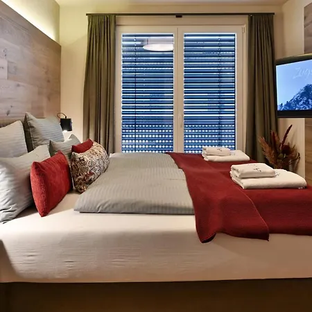 Boutique Alpi - Private Sauna & Cinema *