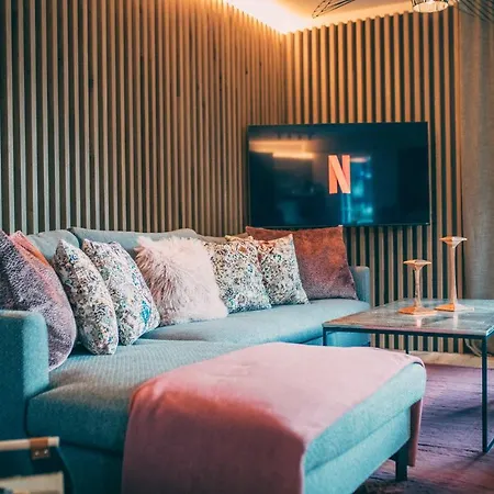 Будинок відпочинку Boutique Alpi - Private Sauna & Cinema