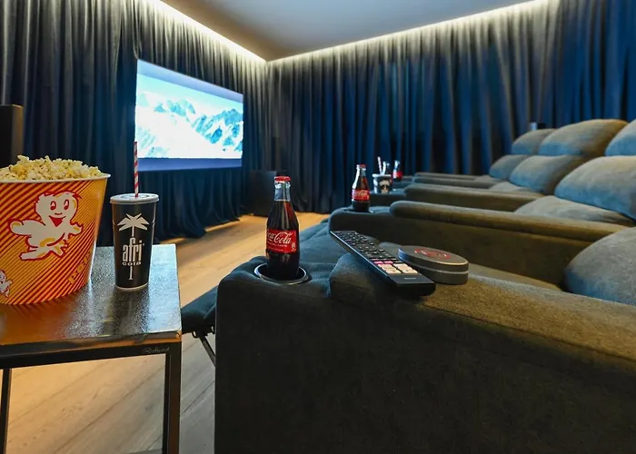 Boutique Chalets Alpi Mit Sauna & Kino בית נופש *