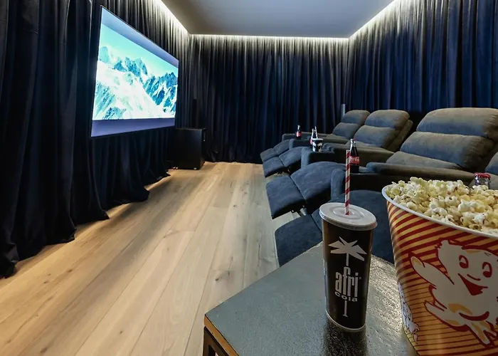 Boutique Chalets Alpi Mit Sauna & Kino בית נופש *