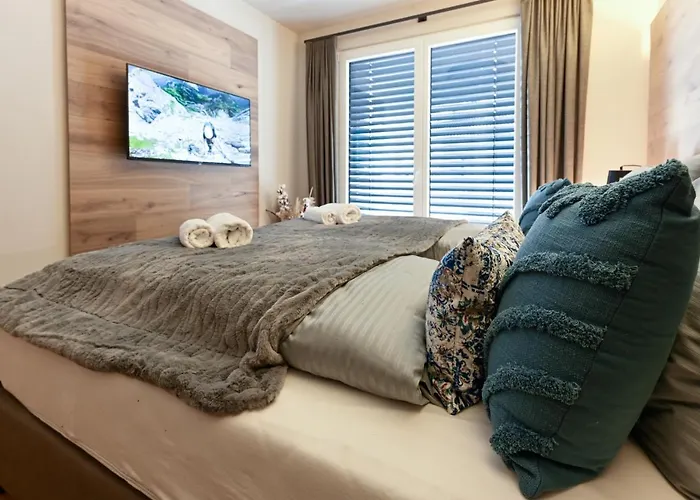 Boutique Chalets Alpi Mit Sauna & Kino * גרמיש-פרטנקירכן